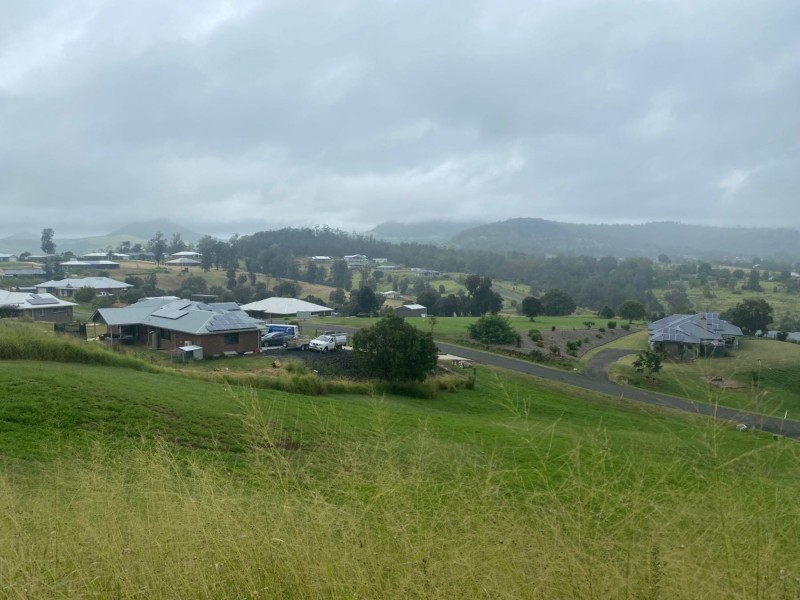 9 Skyline Drive, Withcott QLD 4352