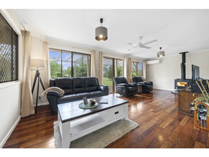 745 Murphys Creek Road, Upper Lockyer QLD 4352