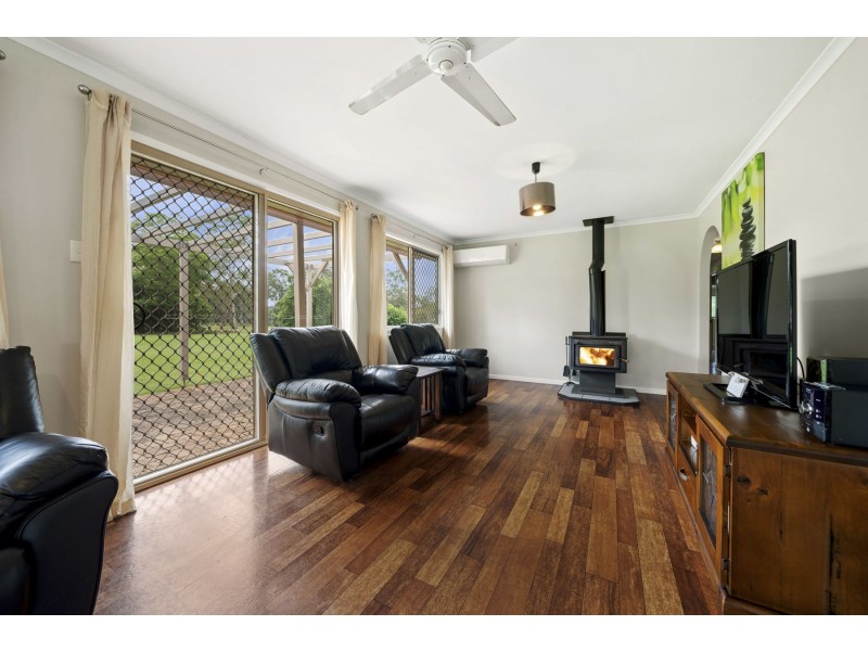 745 Murphys Creek Road, Upper Lockyer QLD 4352