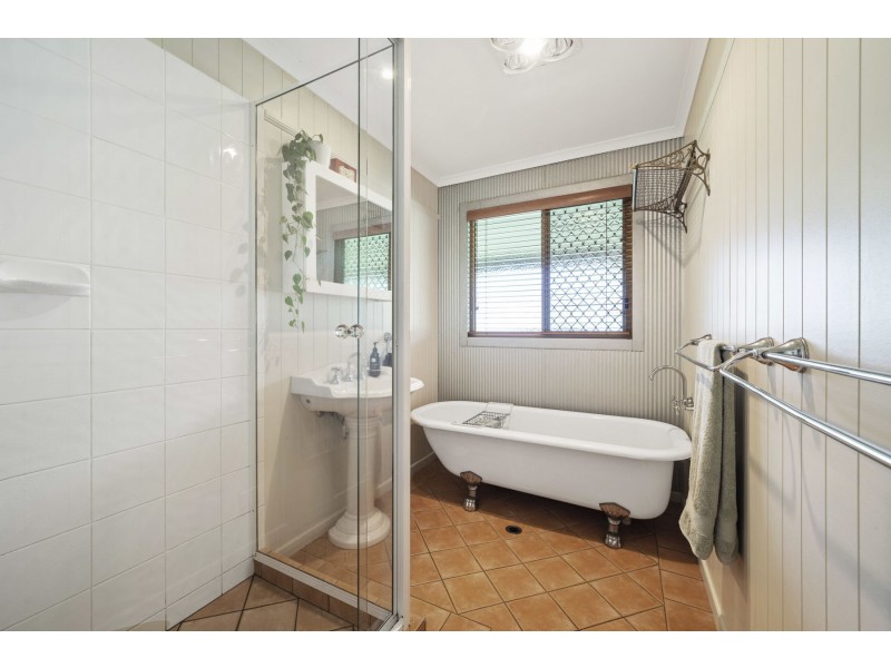 745 Murphys Creek Road, Upper Lockyer QLD 4352