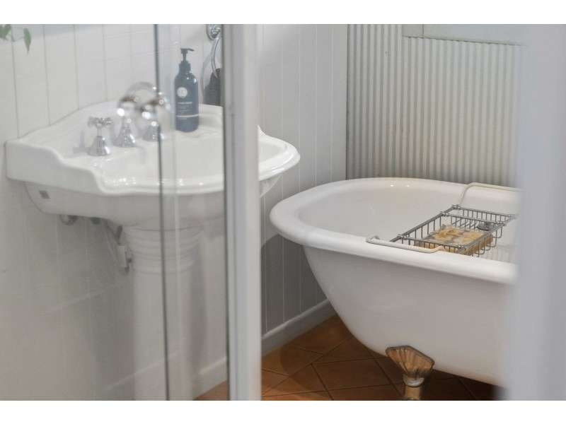 745 Murphys Creek Road, Upper Lockyer QLD 4352