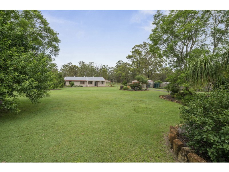 745 Murphys Creek Road, Upper Lockyer QLD 4352