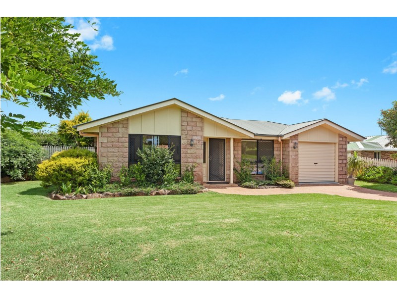 22 Catalina Drive, Wilsonton QLD 4350