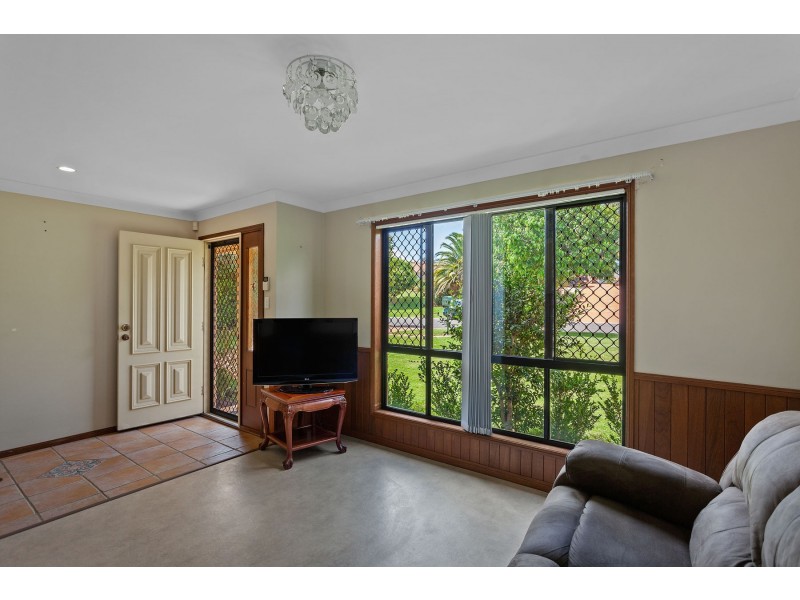 22 Catalina Drive, Wilsonton QLD 4350