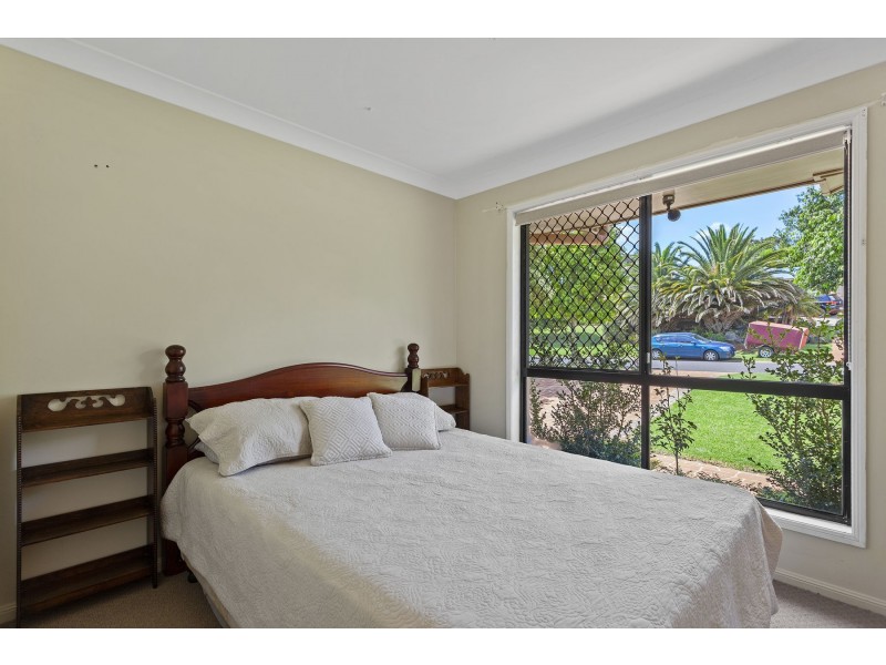 22 Catalina Drive, Wilsonton QLD 4350