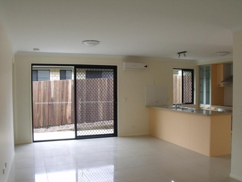 1/7 O’Brien  St, Harlaxton QLD 4350