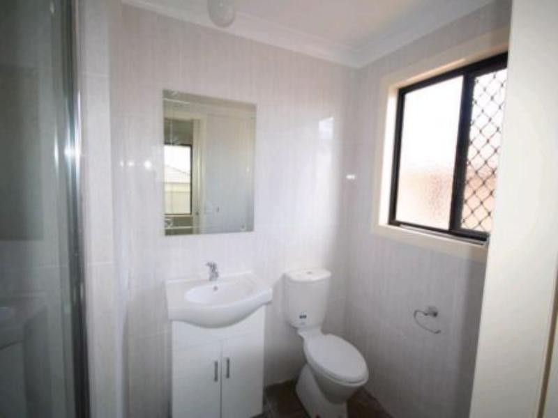 1/7 O’Brien  St, Harlaxton QLD 4350