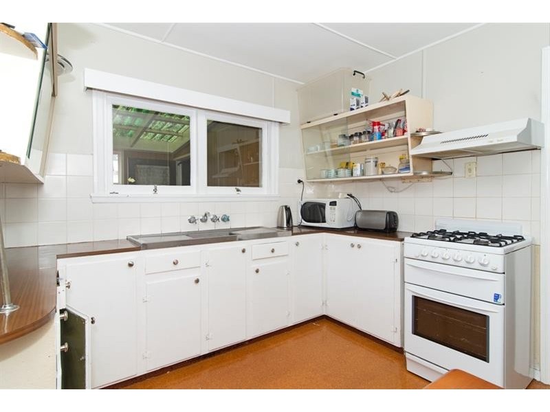 10 Teesdale Avenue, Newtown QLD 4350