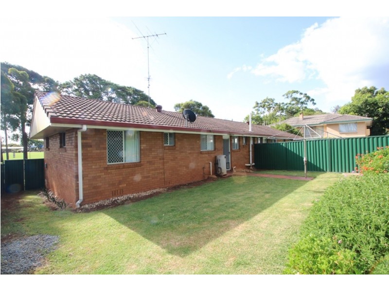 2/114 Curzon St, Rangeville QLD 4350