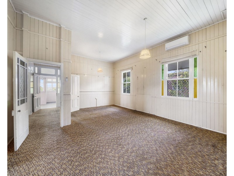 198 Ruthven Street, North Toowoomba QLD 4350