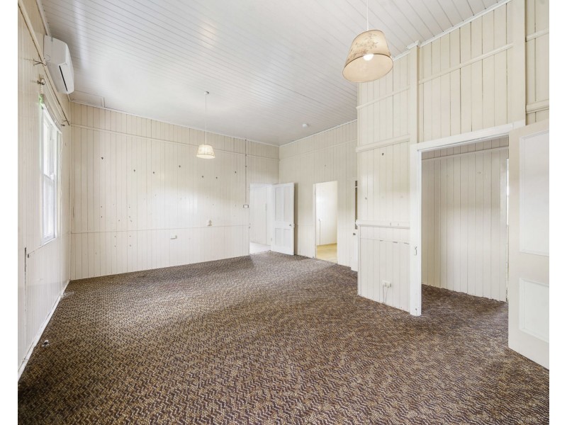 198 Ruthven Street, North Toowoomba QLD 4350