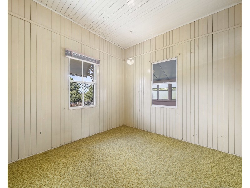 198 Ruthven Street, North Toowoomba QLD 4350