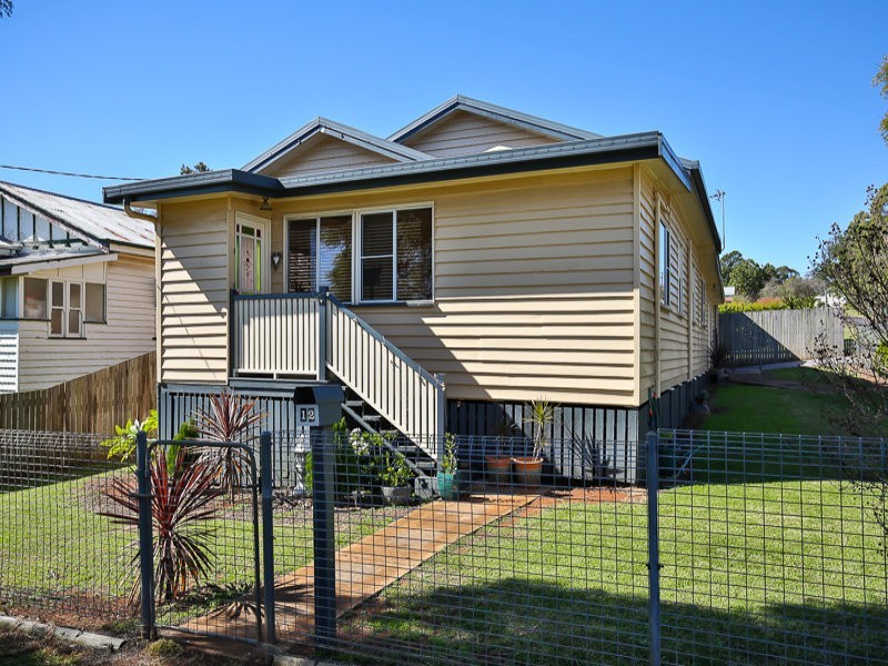 12 Parkinson Street, South Toowoomba QLD 4350