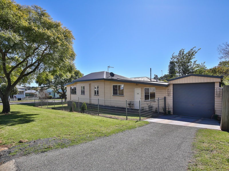 12 Parkinson Street, South Toowoomba QLD 4350