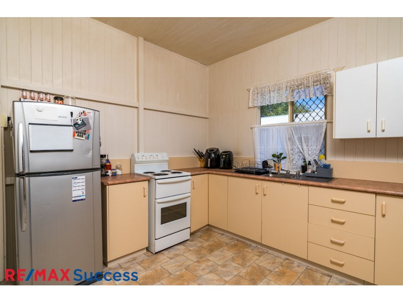 273A Geddes St, Centenary Heights QLD 4350