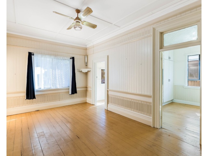 66 Taylor Street, Newtown QLD 4350