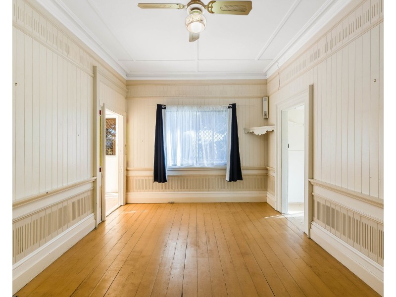 66 Taylor Street, Newtown QLD 4350