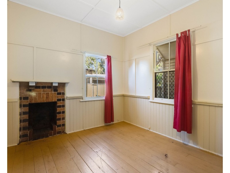 66 Taylor Street, Newtown QLD 4350