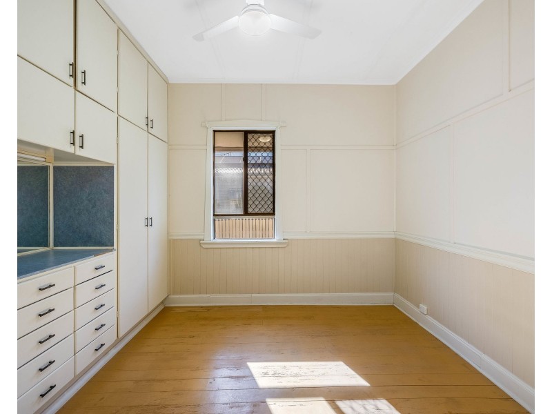 66 Taylor Street, Newtown QLD 4350