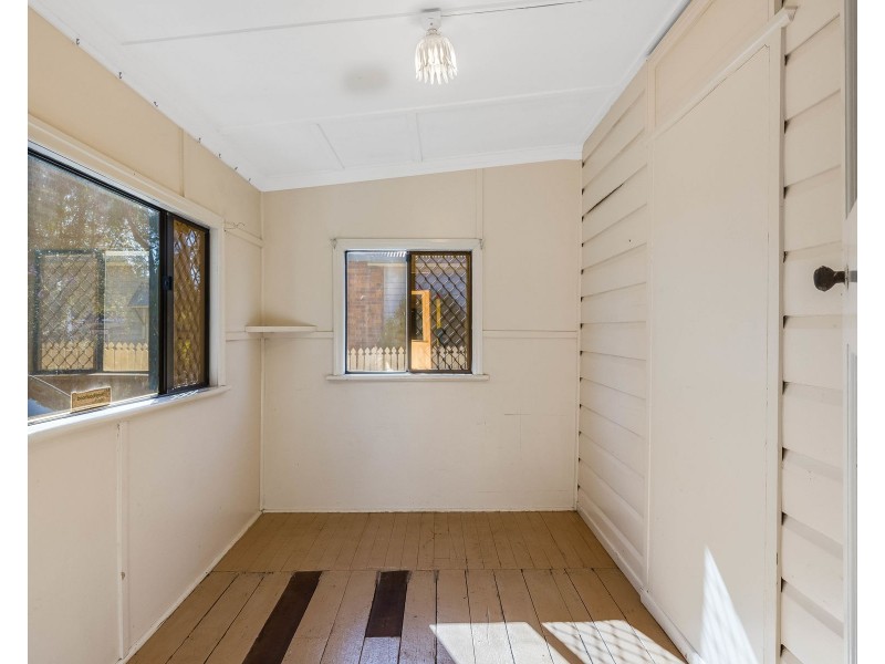 66 Taylor Street, Newtown QLD 4350