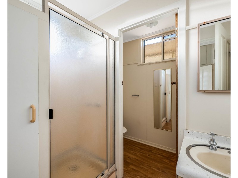 66 Taylor Street, Newtown QLD 4350