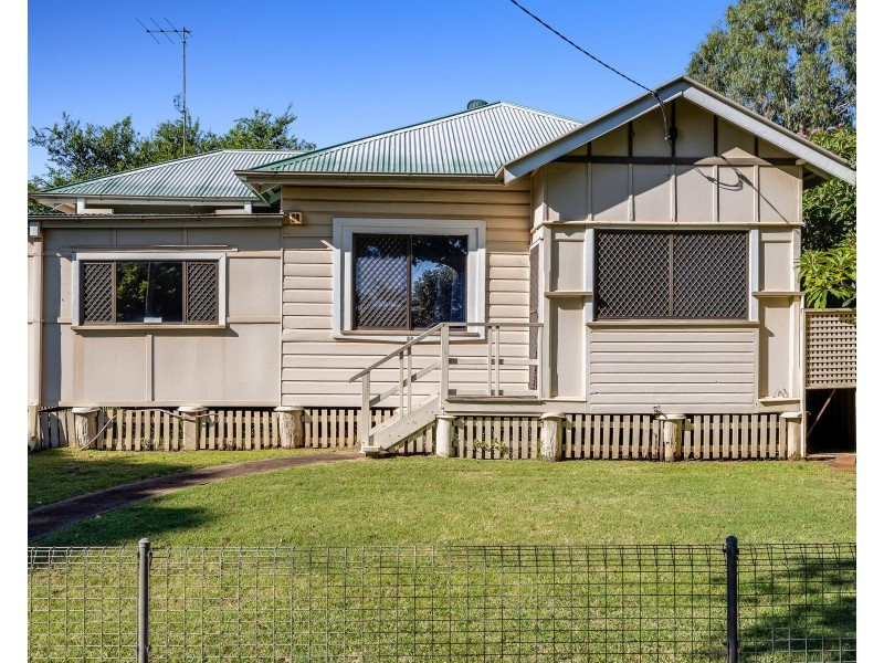 66 Taylor Street, Newtown QLD 4350