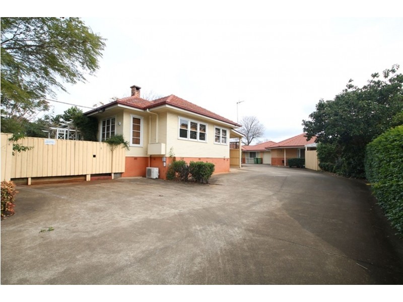 2/27 Norman Street, South Toowoomba QLD 4350