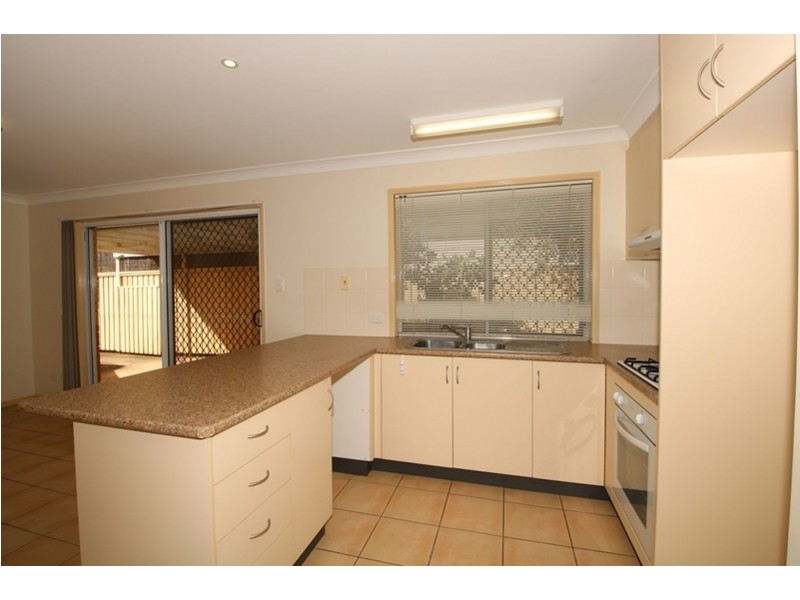 2/27 Norman Street, South Toowoomba QLD 4350
