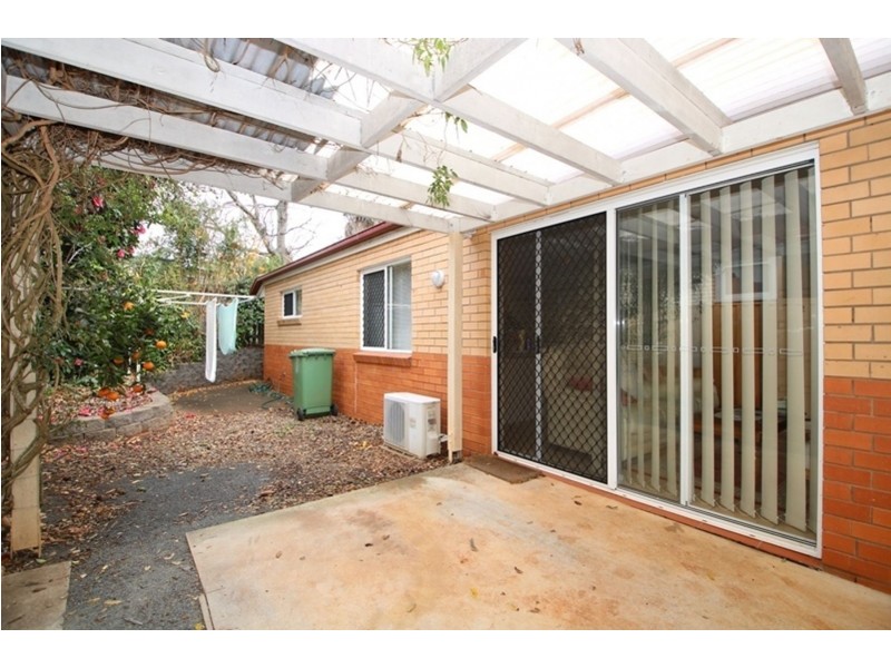 2/27 Norman Street, South Toowoomba QLD 4350