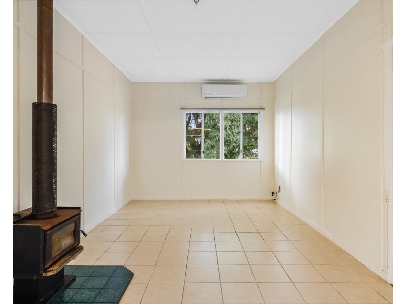 30 Cooke Street, Goombungee QLD 4354