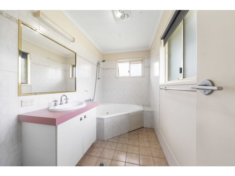 14 Goombungee-Meringandan Road, Meringandan West QLD 4352