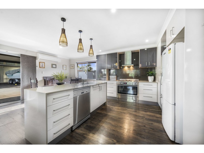 2 Dahlia Court, Middle Ridge QLD 4350