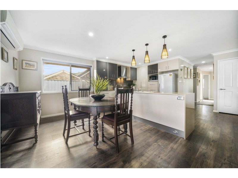 2 Dahlia Court, Middle Ridge QLD 4350