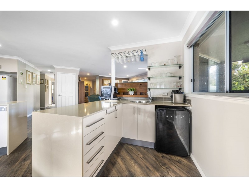 2 Dahlia Court, Middle Ridge QLD 4350