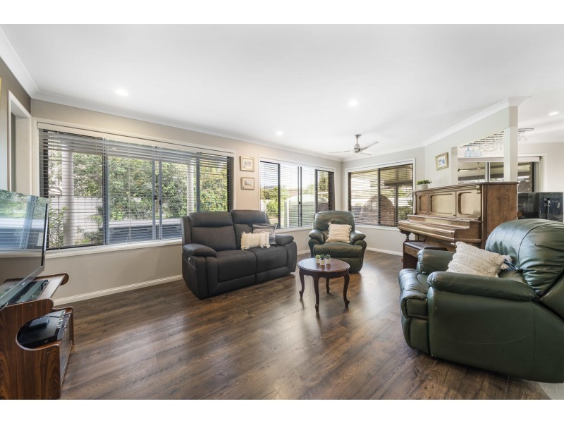 2 Dahlia Court, Middle Ridge QLD 4350