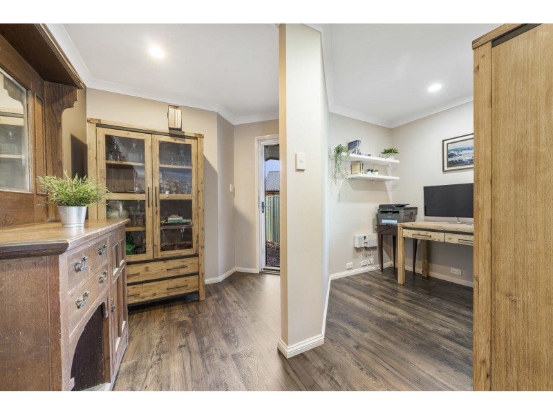 2 Dahlia Court, Middle Ridge QLD 4350