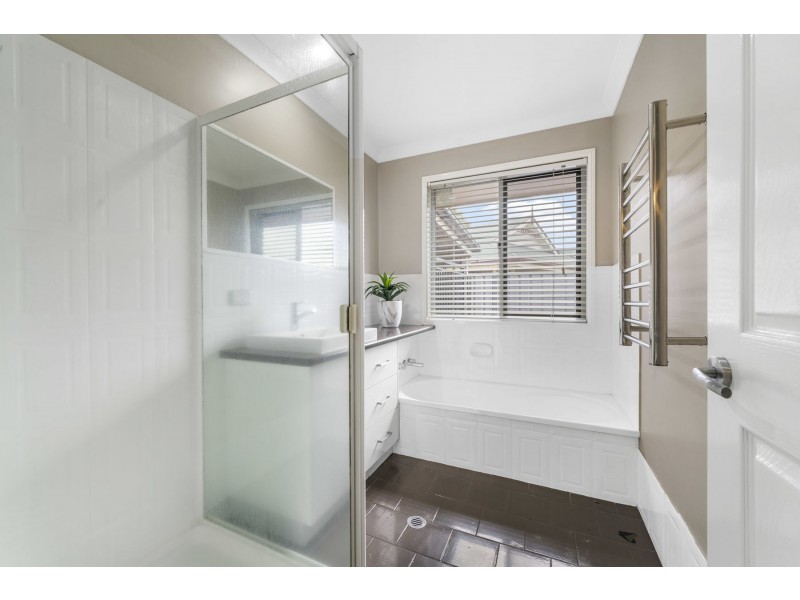 2 Dahlia Court, Middle Ridge QLD 4350