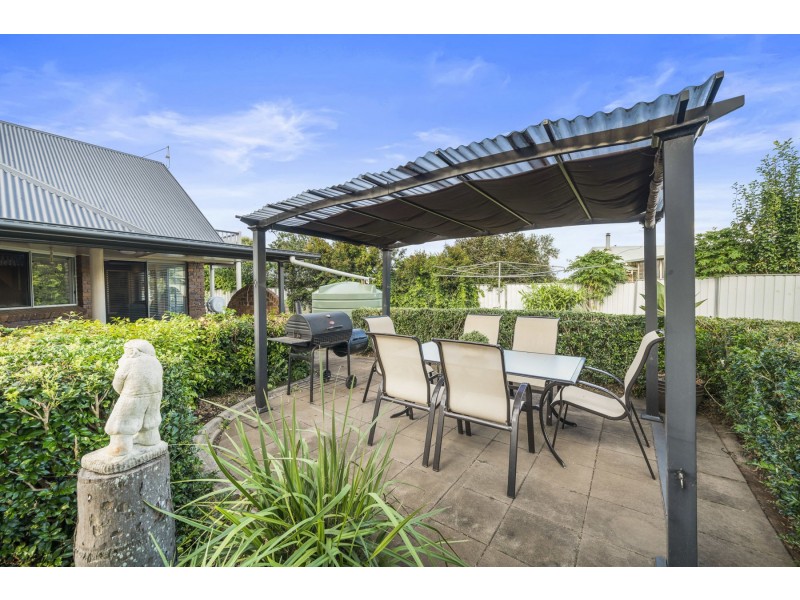 2 Dahlia Court, Middle Ridge QLD 4350