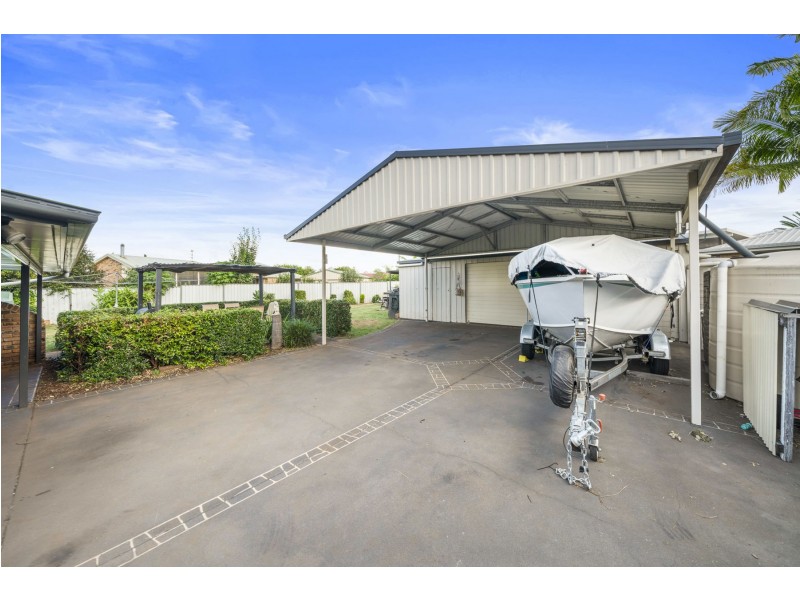 2 Dahlia Court, Middle Ridge QLD 4350