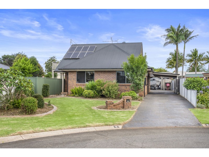 2 Dahlia Court, Middle Ridge QLD 4350