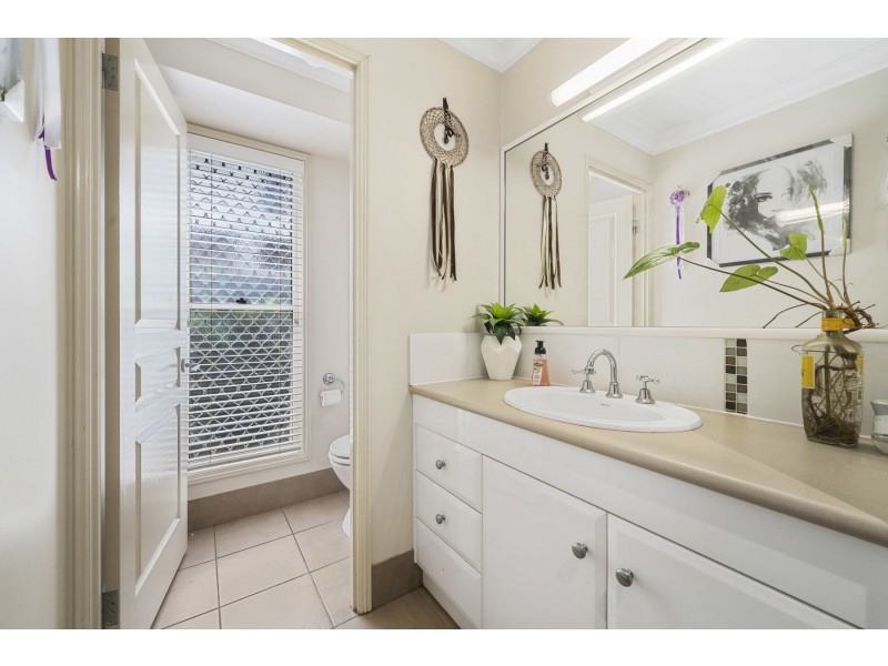 9 Barambah Street, Glenvale QLD 4350