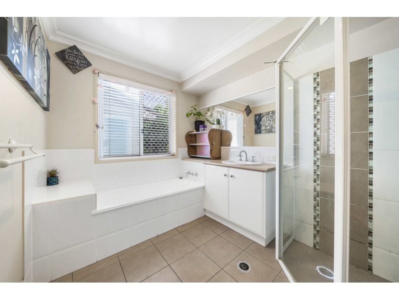 9 Barambah Street, Glenvale QLD 4350