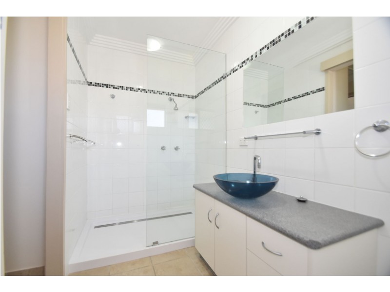2/1 Seaton  Street, South Toowoomba QLD 4350