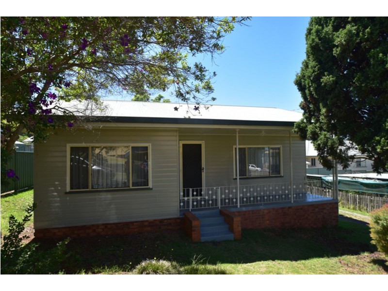 22 Esther Street, Mount Lofty QLD 4350