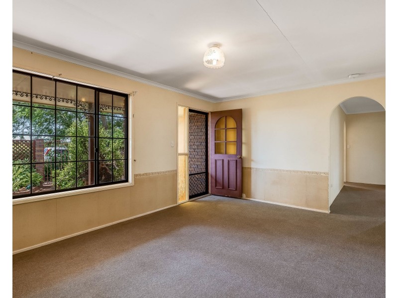 10 Matthews Street, Harristown QLD 4350