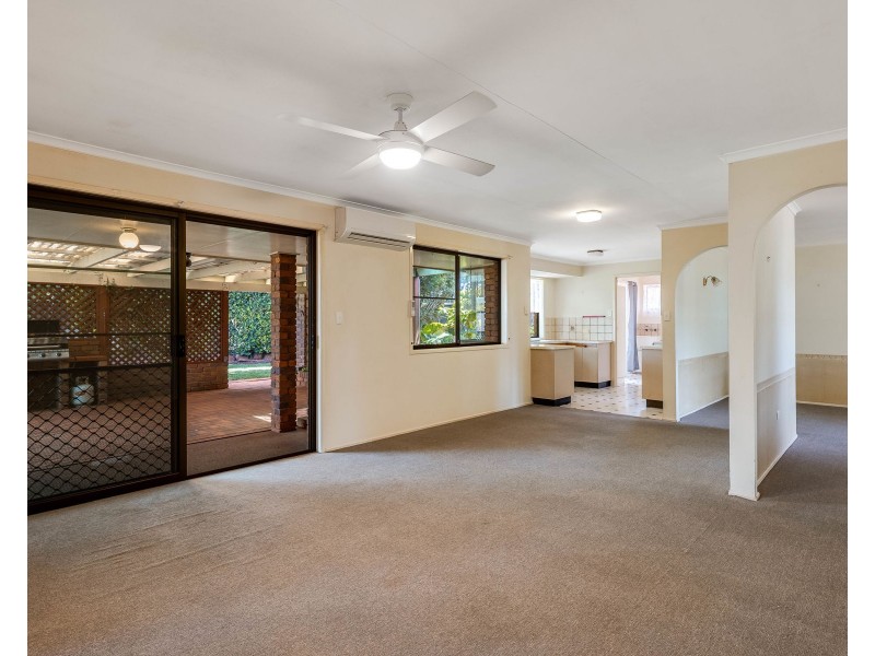 10 Matthews Street, Harristown QLD 4350