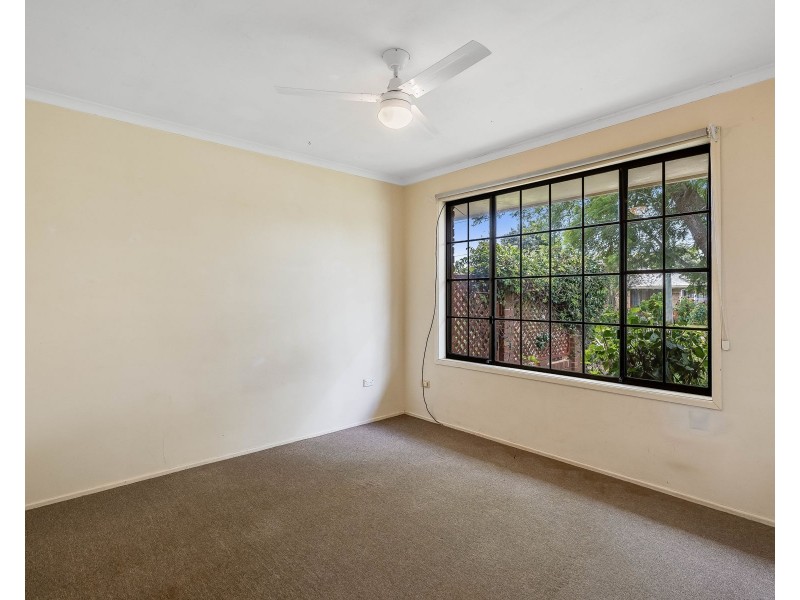 10 Matthews Street, Harristown QLD 4350