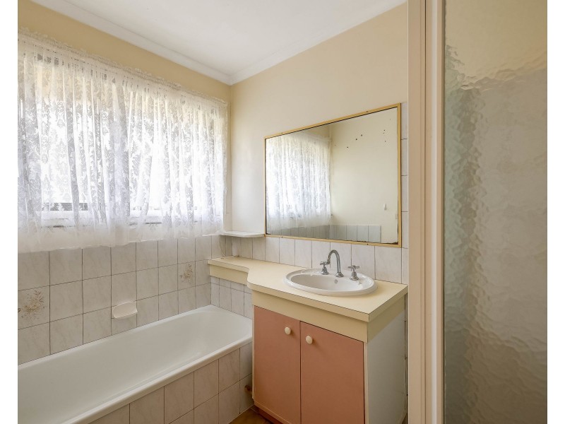 10 Matthews Street, Harristown QLD 4350