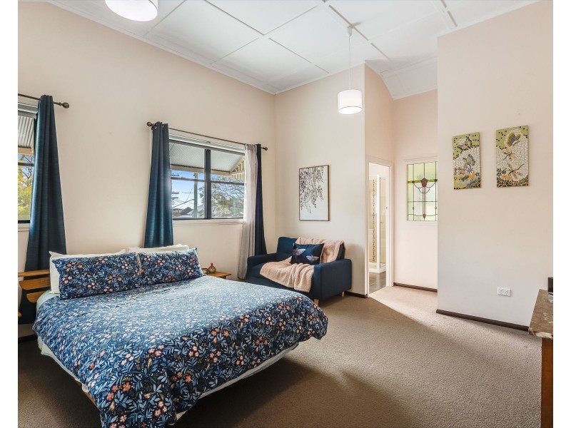 2 Allan Street, North Toowoomba QLD 4350
