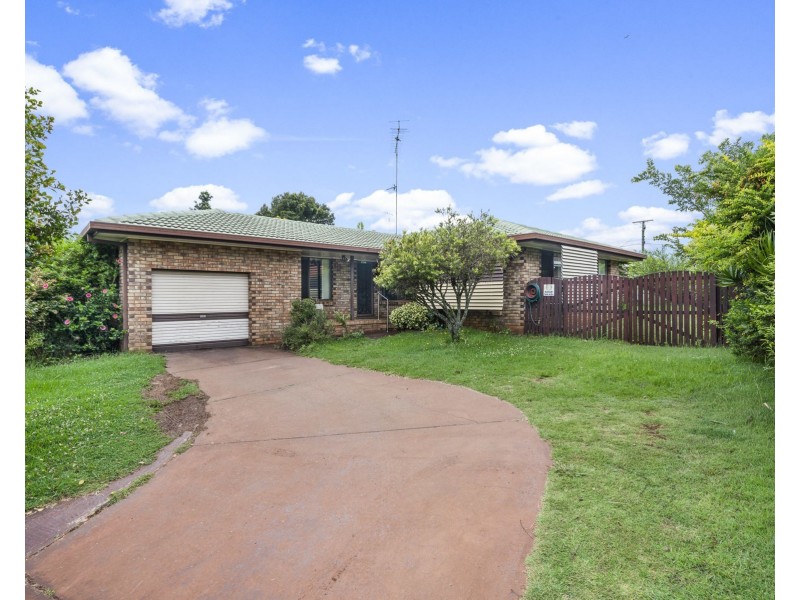 376 Hume Street, Centenary Heights QLD 4350